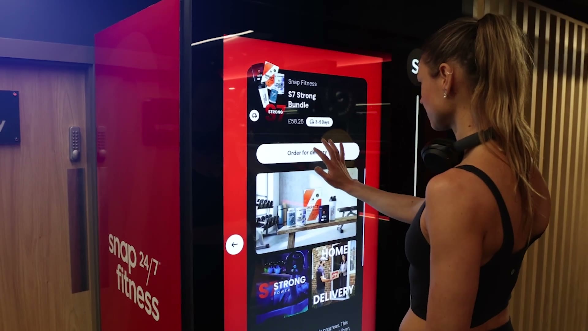 Gym member ordering a bundle for home delivery on a Bright.Blue machine